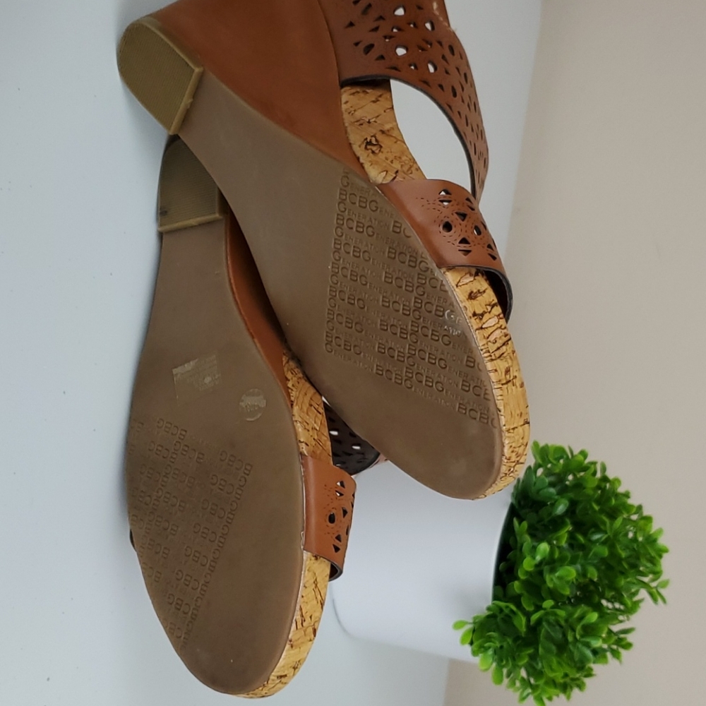 BCBGeneration brown wedge - Picture 4 of 8